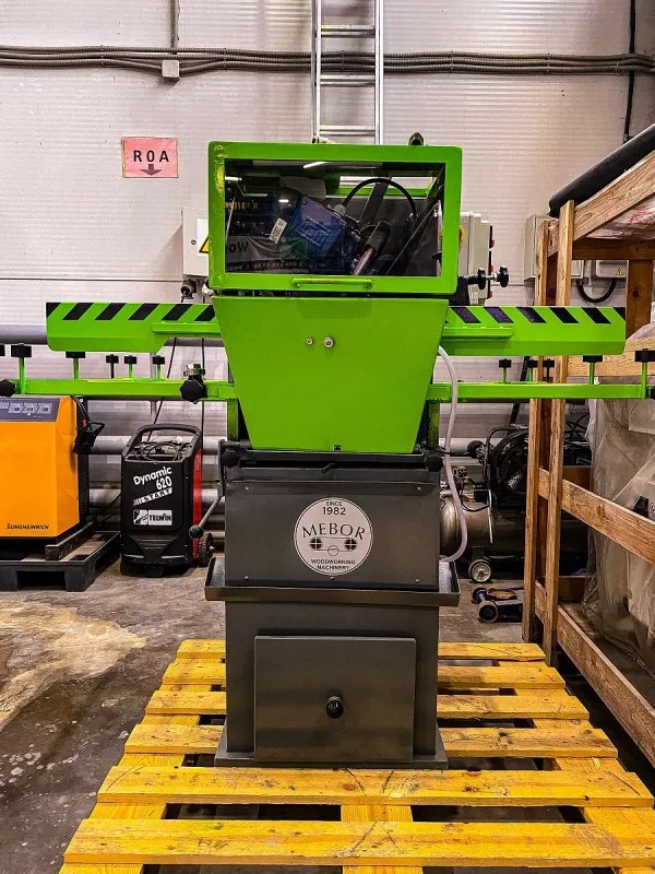 Подача и рабочий ход заточки