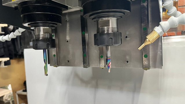 ��������� ������ ��� � ����� ���������� � ���������� ������������ QUADRO ALUMIL TM 3000-2�