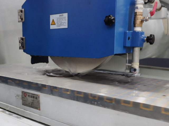 ������������������ ������ UNIVEQ USG 2063NC2 � ������������ (PLC)