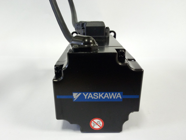  Yaskawa SGM7J-04AFC6E 01013349