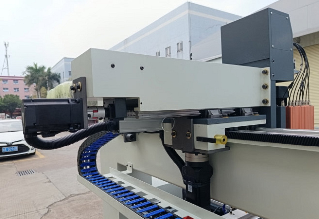 ����������-����������� ����� � ��� Filato FL-5BX CNC