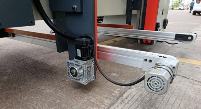 ����������-����������� ����� � ��� Filato FL-5BX CNC