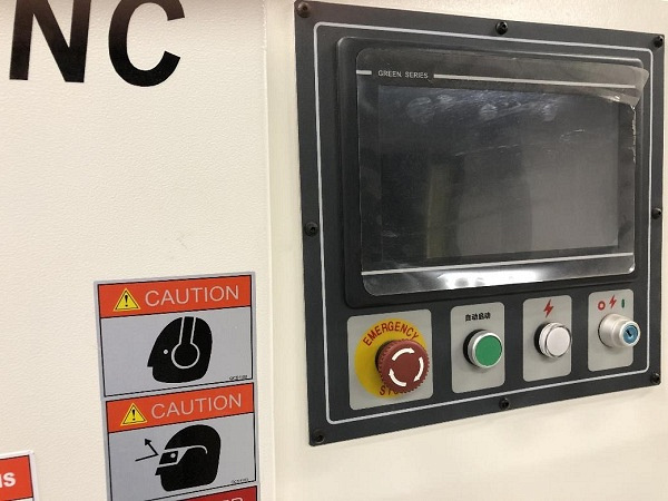 ���������� ������ c ��� ��� ��������� ���� QUADRO YRT-100 CNC