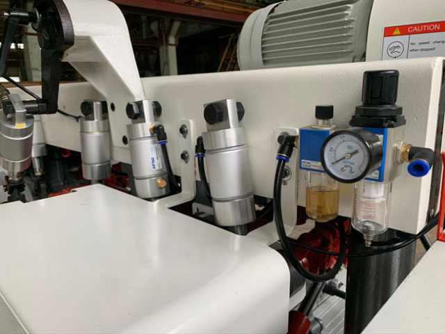 ���������������� ������ � ������� ����� 18,5 ��� QUADRO 521 SAW