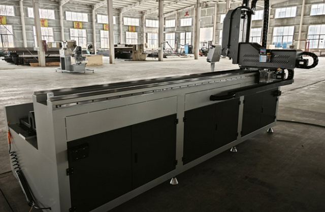 ��������� ������ ��� � ����� ���������� � ���������� ������������ QUADRO ALUMIL TM 3000-2�