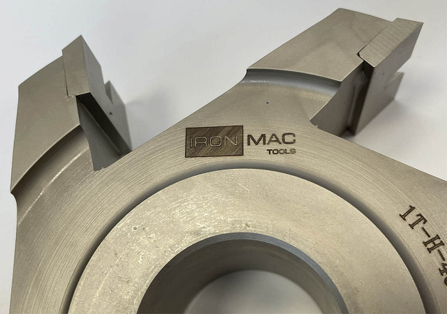 ����� IRONMAC ��� ������������ ����� ����