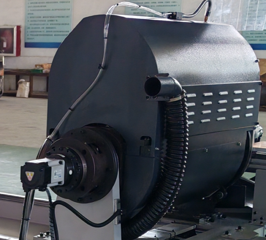 �������������� ����������� ���� � ��� � ������������� ���� ������� QUADRO ALUCUT CNC 550 Servo 22� - 156�