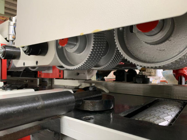 ���������������� ������ � ������� ����� 18,5 ��� QUADRO 521 SAW