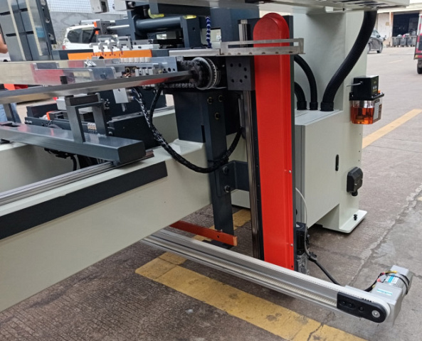 ����������-����������� ����� � ��� Filato FL-5BX CNC