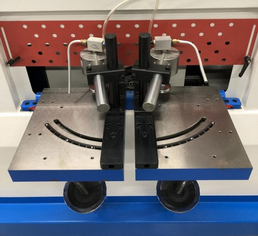 ���������� ������ c ��� ��� ��������� ���� QUADRO YRT-100 CNC