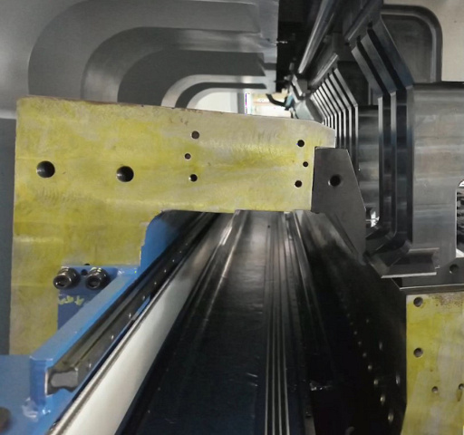 �������������� ���������� YAWEI FBE c ���������� ���������� �����������