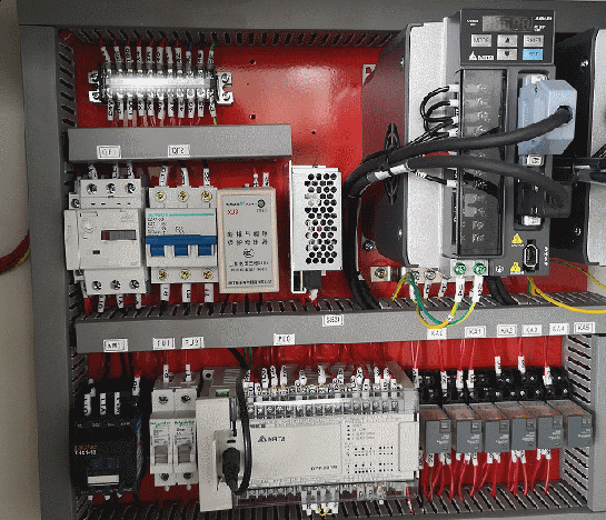 ���������� ������ c ��� ��� ��������� ���� QUADRO YRT-100 CNC