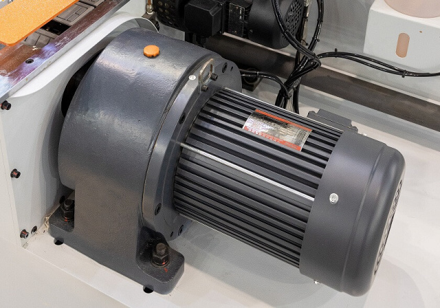 ������������������ ������ Excitech 736 SERVO PUR M