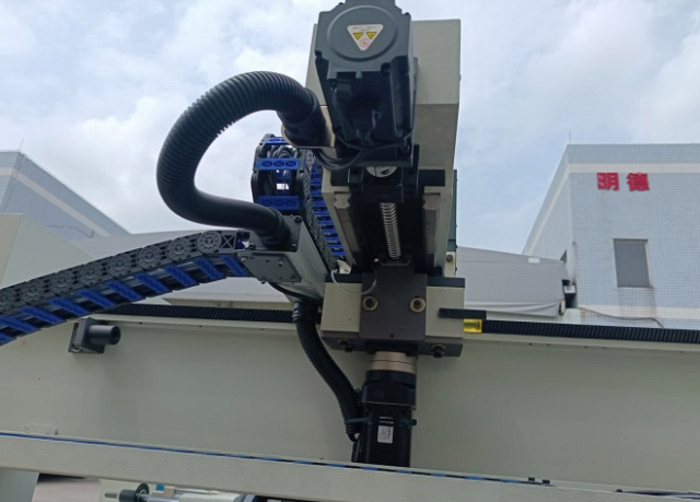 ����������-����������� ����� � ��� Filato FL-5BX CNC