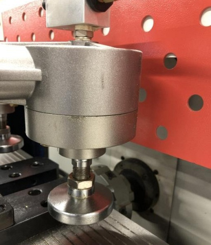 ���������� ������ c ��� ��� ��������� ���� QUADRO YRT-100 CNC