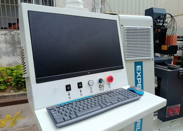 ����������-����������� ����� � ��� Filato FL-5BX CNC